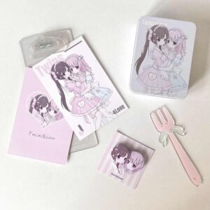 Gukaguga 'Twins' Heart Badge, Postcard & Tin Box Set